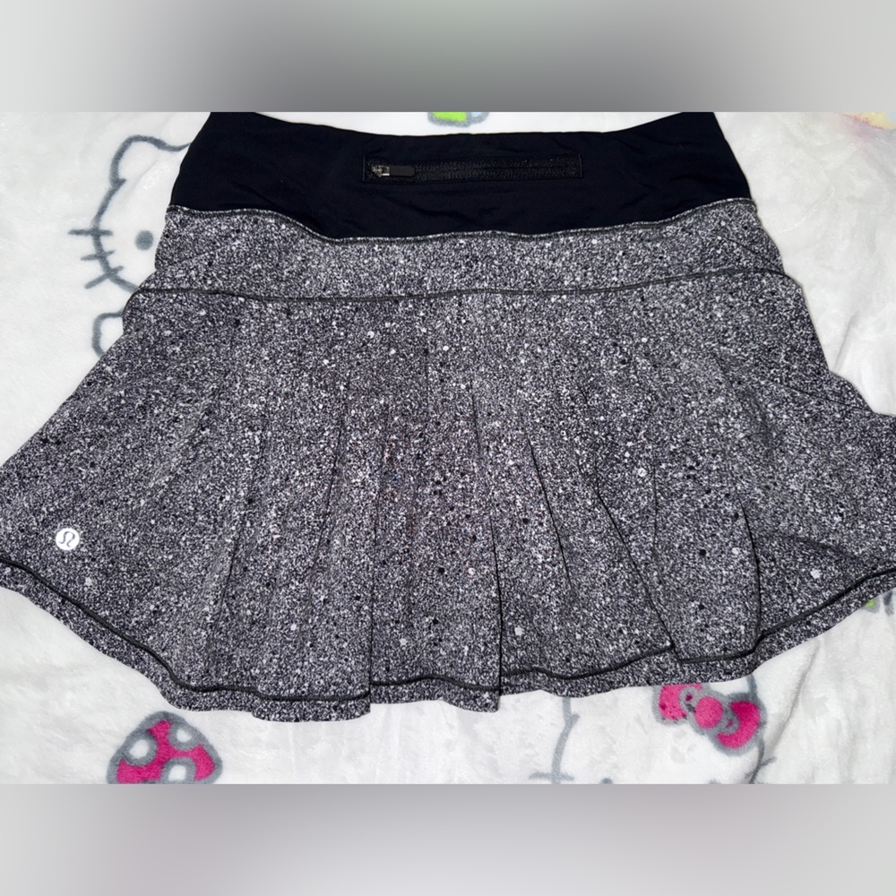 Lululemon skirt size 4
